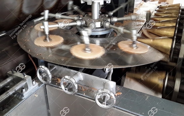 Автоматическая линия для производства вафельных конусов- Модель М (конусы из 60-110мм в длину)