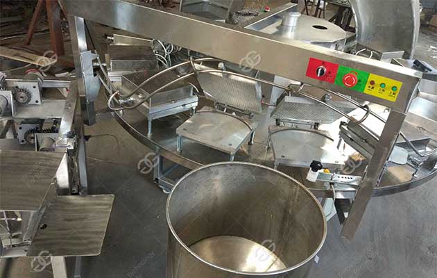 Полуавтоматическое оборудование для производства вафельных рожков